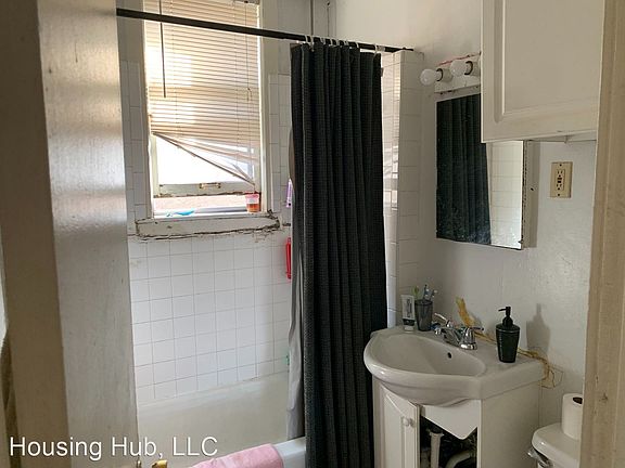 5th image of 478 Herschel St APT 4