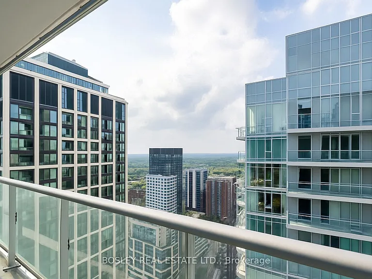 195 Redpath Ave #LPH13 — Photo 11