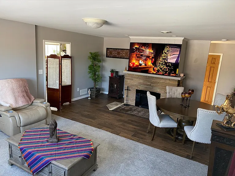 8825 Sheridan Dr — Photo 5