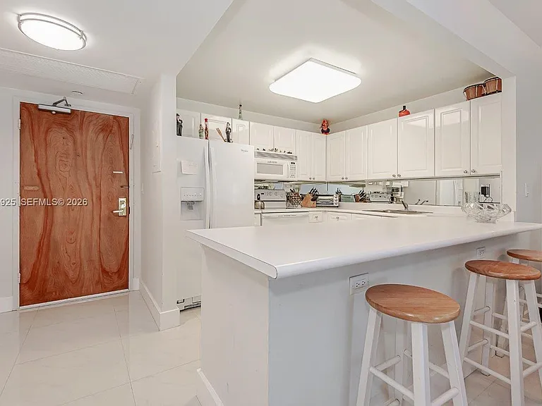 2301 Collins Ave #1416 — Photo 11