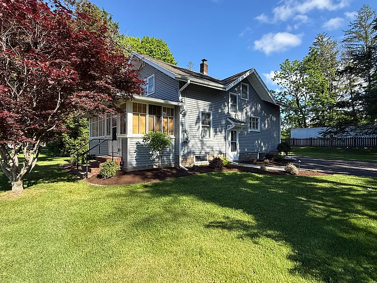 681 Whitney Rd W — Photo 17