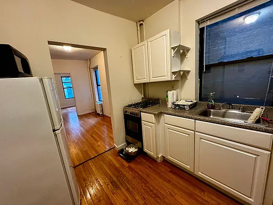 Rented by City Connections Realty | media 10