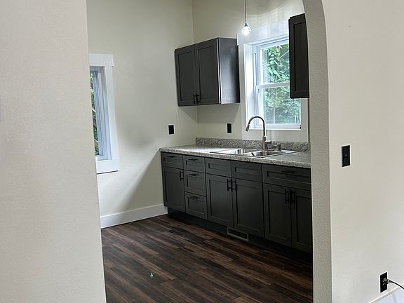 4th image of 95 E Water St #1