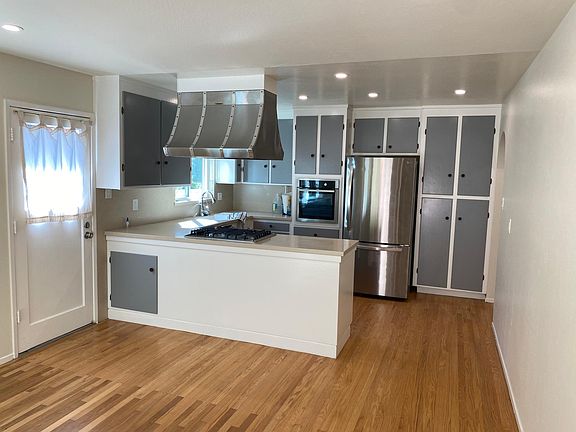 3rd image of 152 Northam Ave