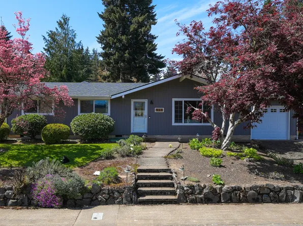 927 S R St, Cottage Grove, OR 97424