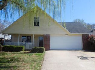 110 Rebecca Rd, Bentonville, AR 72712