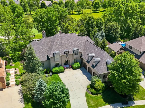 15479 Hidden Oaks Ln, Carmel, IN 46033