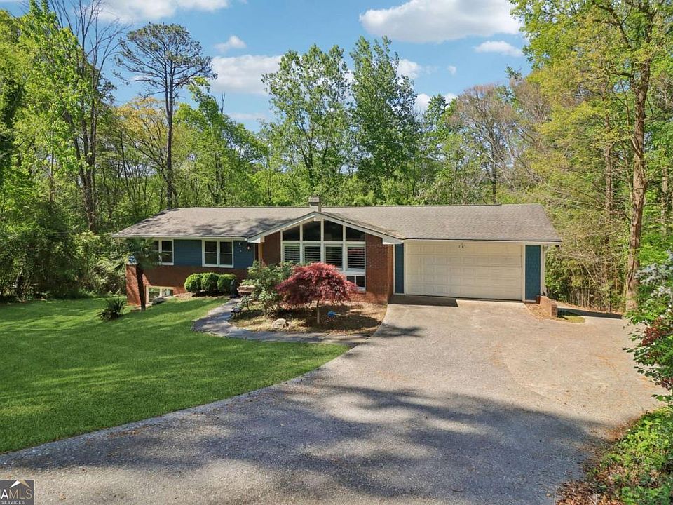 1st image of 2414 Melinda Dr NE
