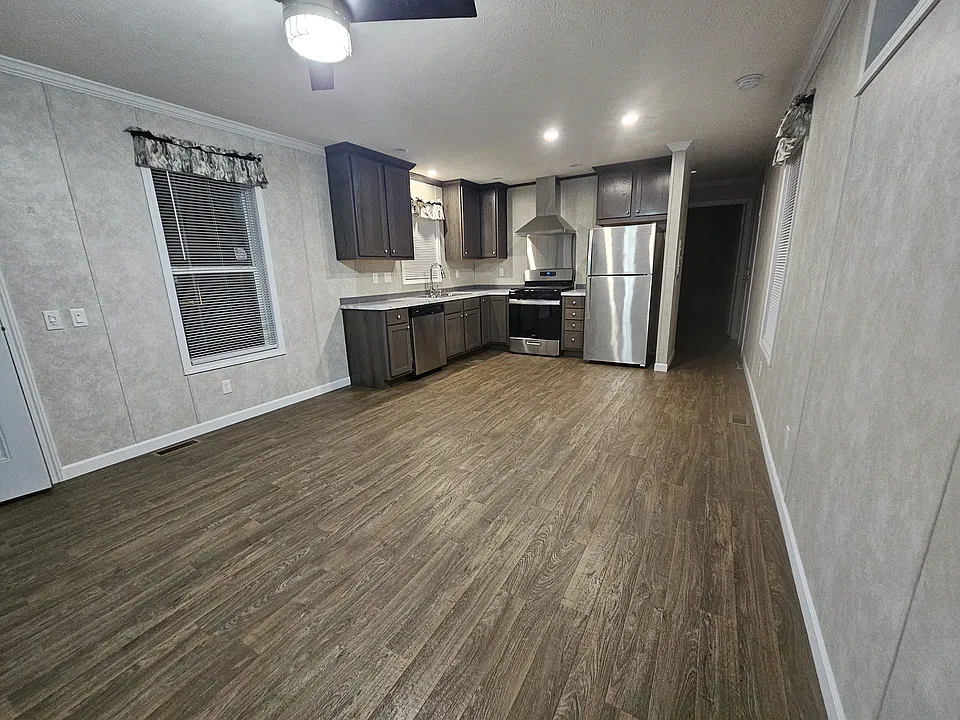 855 W Jefferson St #141