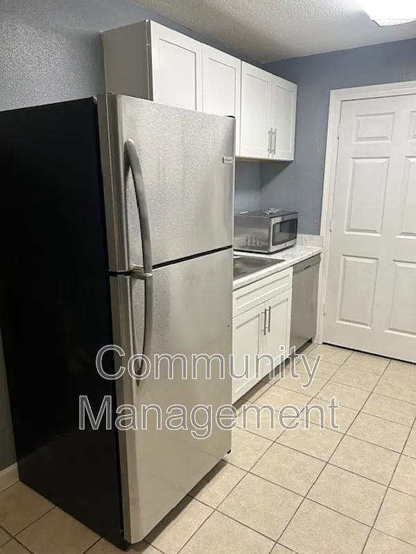 2 bed, 2.0 bath, $1,050 — Photo 3