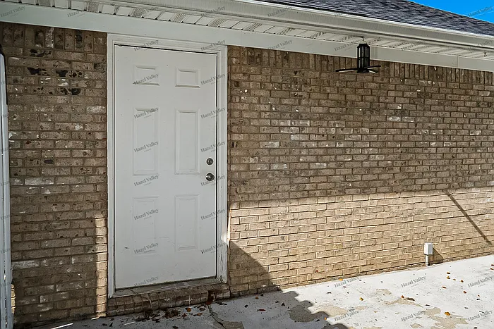 2 bed, 2.5 bath, 1302 sqft, $1,695 — Photo 2