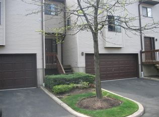 7 Kings Ct, Nanuet, NY 10954