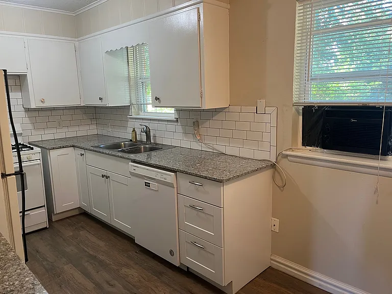 1331 W Hayes St — Photo 28