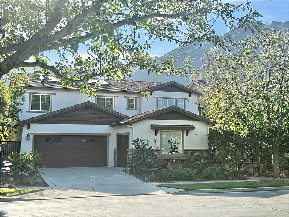 16 Foxtail Ct