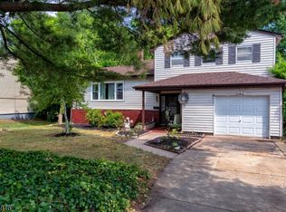 21 Drake Rd, Somerset, NJ 08873