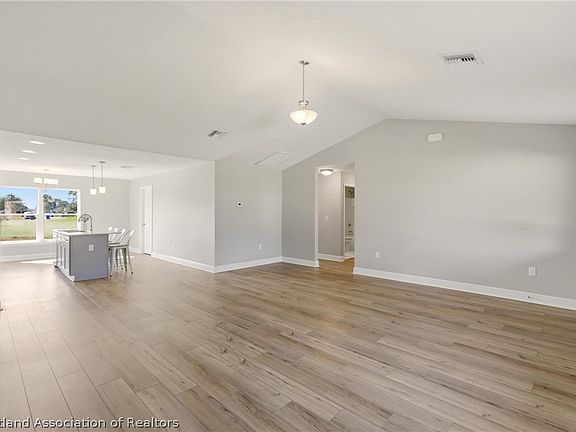 4th image of 6823 Dickinson Dr