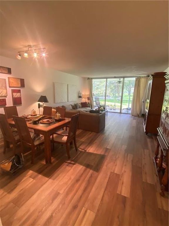 4280 Oaks Ter APT 101, photo 4
