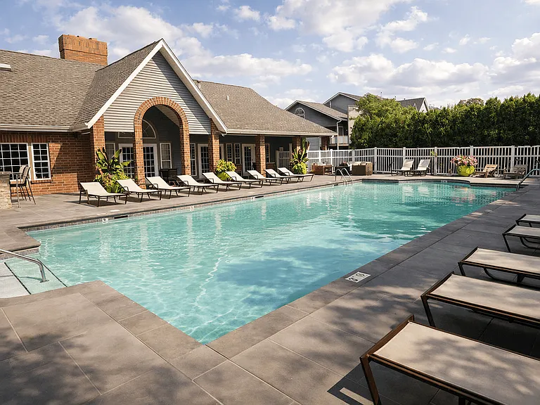 Forest Pointe Apartments — Photo 1