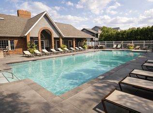 Forest Pointe Apartments, Lake Bluff, IL 60044