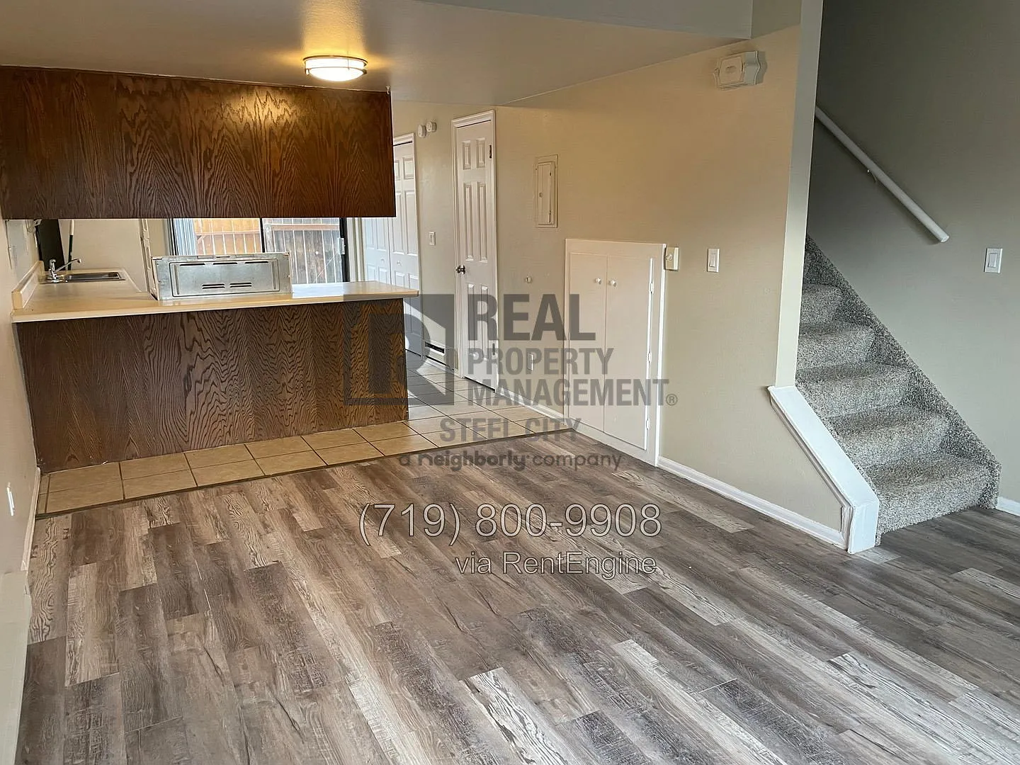 2 bed, 1.5 bath, 3808 sqft, $1,095 — Photo 1