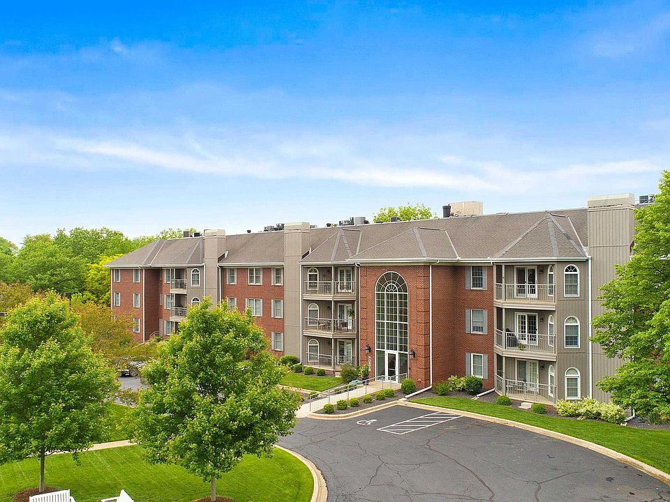 1st image of 5200 N Knoxville Ave APT 302N