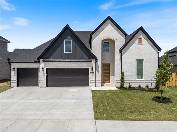 1900 Mumbai Rd, Centerton, AR 72719