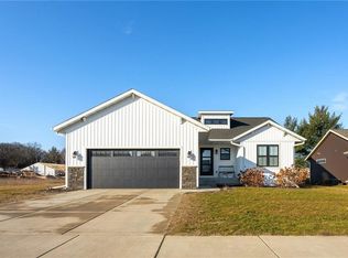 770 Kayson Pl, Altoona, WI 54720