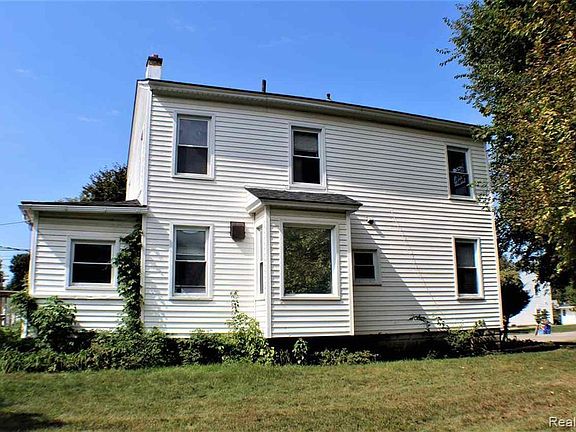 2nd image of 51 Huron Ave