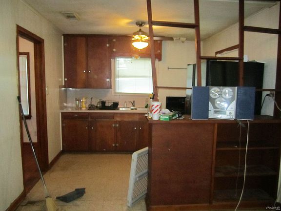 5th image of 1101 W Thomas Ave