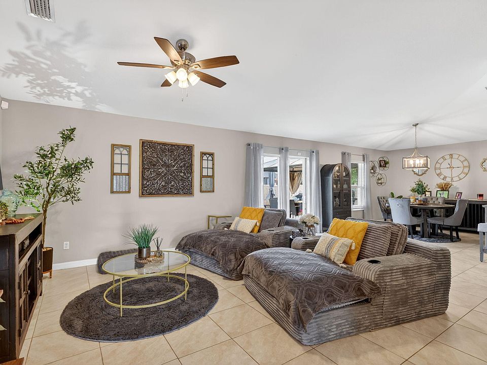 1st image of 473 SE Streamlet Avenue