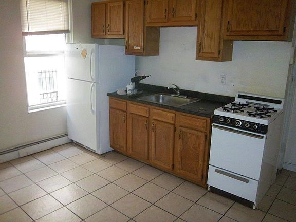 4th image of 17 Parker Hill Ave #13