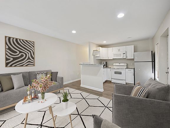 Living room/kitchen - Staged