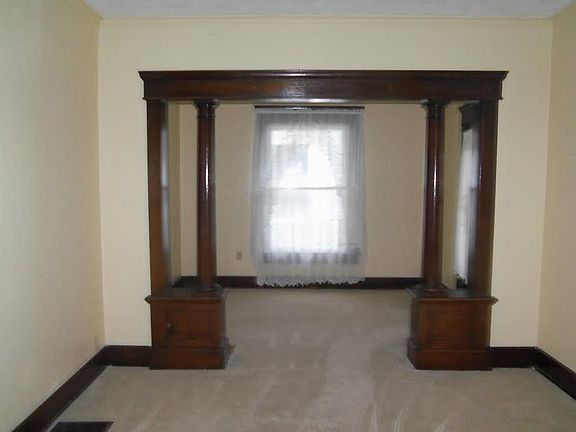 3rd image of 1537 A Ave