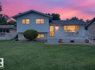 9906 98a St, Morinville, AB T8R1G6