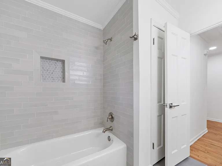 223 Brookwood Dr — Photo 37