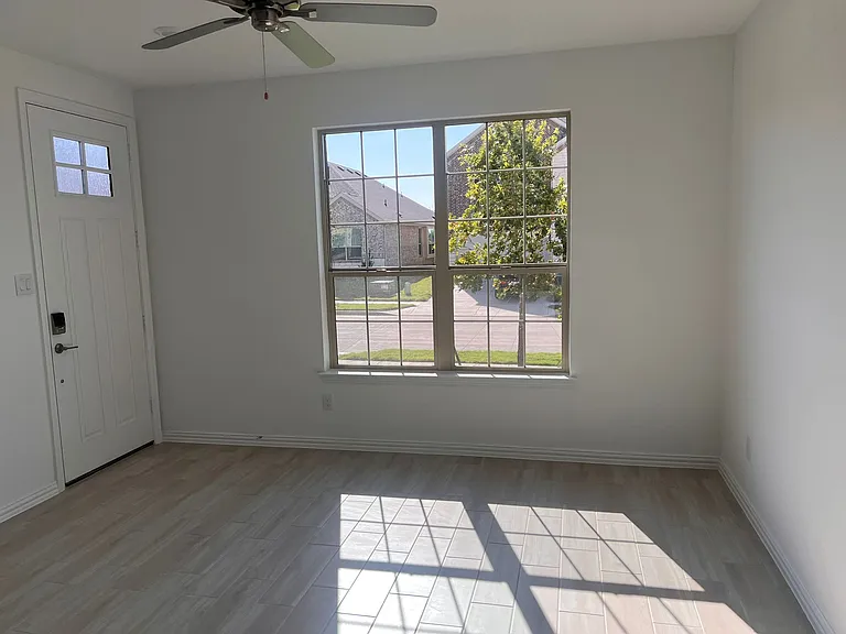 8316 Catalpa Ln — Photo 2