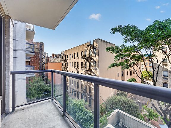 2nd image of 250 E Houston St #4L