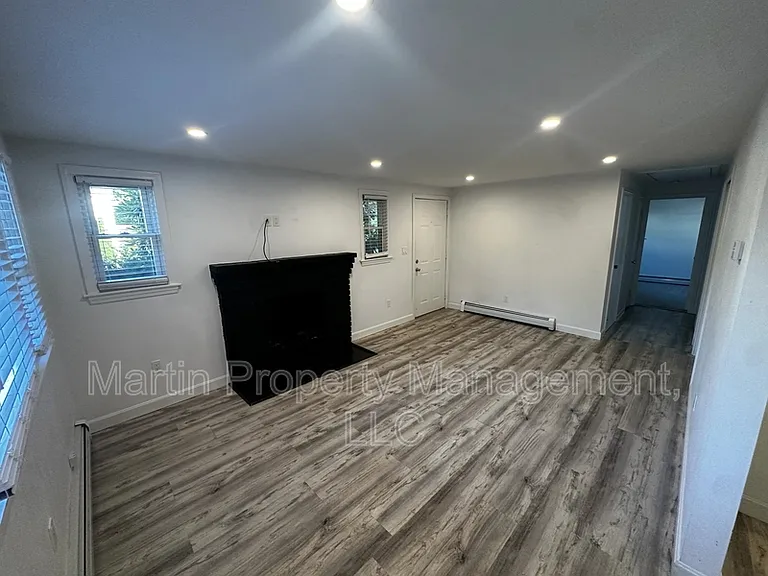 15 Walsh Rd — Photo 2
