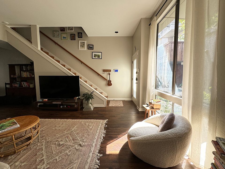 1st image of 3940 Buena Vista St Unit 304