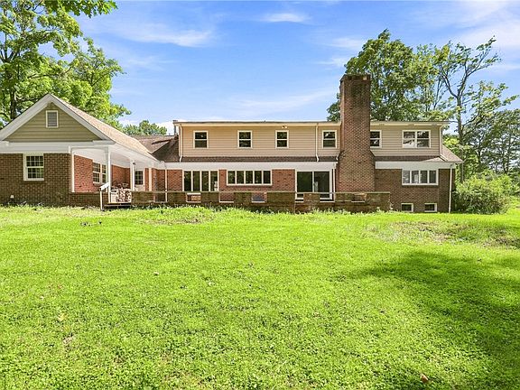 4th image of 124 Hermitage Cir