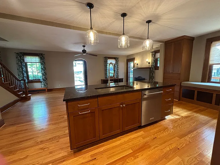 2412 Alberta Ave SW — Photo 13