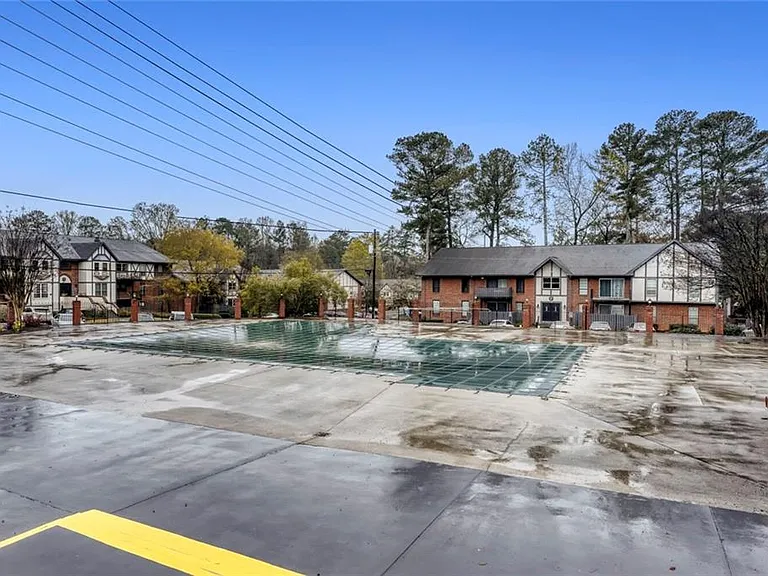 6851 Roswell Rd #M13 — Photo 32