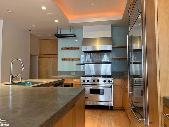 4th image of 95 Greene St APT 5C