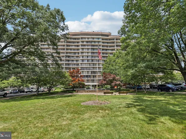 3333 University Blvd W APT 301, Kensington, MD 20895