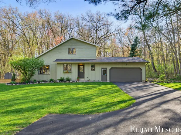 9000 Crooked Crow Rd NE, Ada, MI 49301