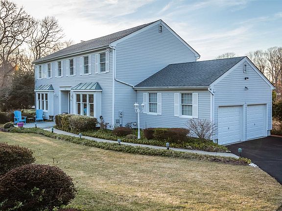 2nd image of 11 Cottontail Ln