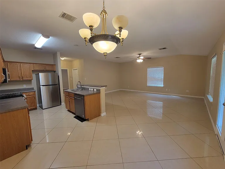 3307 Saint Genevieve Dr — Photo 4