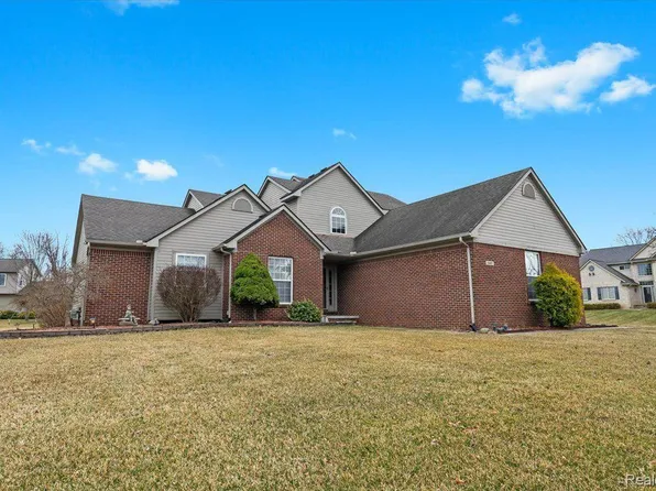25607 Buckingham Ct, South Lyon, MI 48178