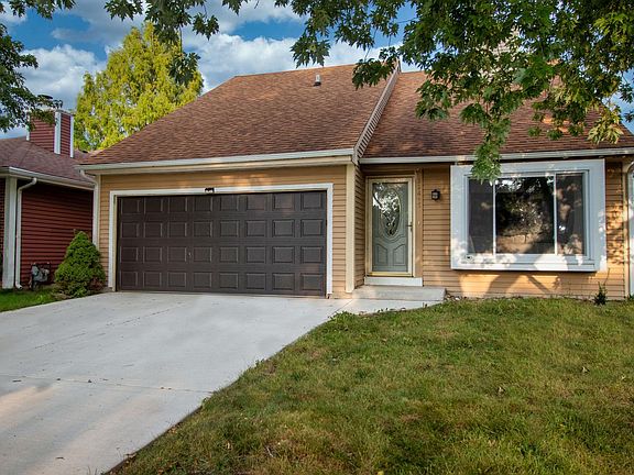 4th image of 22447 Franklin Dr
