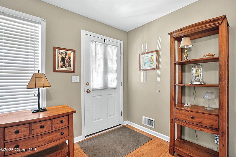 4th image of 31 Riverside Drive